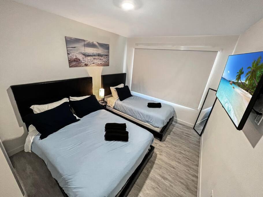 Vacay Spot Experience Luna Sky! 65" Tv Bar, Bbq, Shower Massage Jets, Music, Go To Fl Keys Homestead Zewnętrze zdjęcie