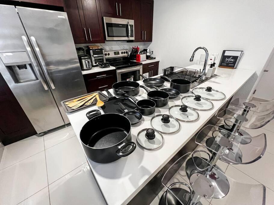 Vacay Spot Experience Luna Sky! 65" Tv Bar, Bbq, Shower Massage Jets, Music, Go To Fl Keys Homestead Zewnętrze zdjęcie