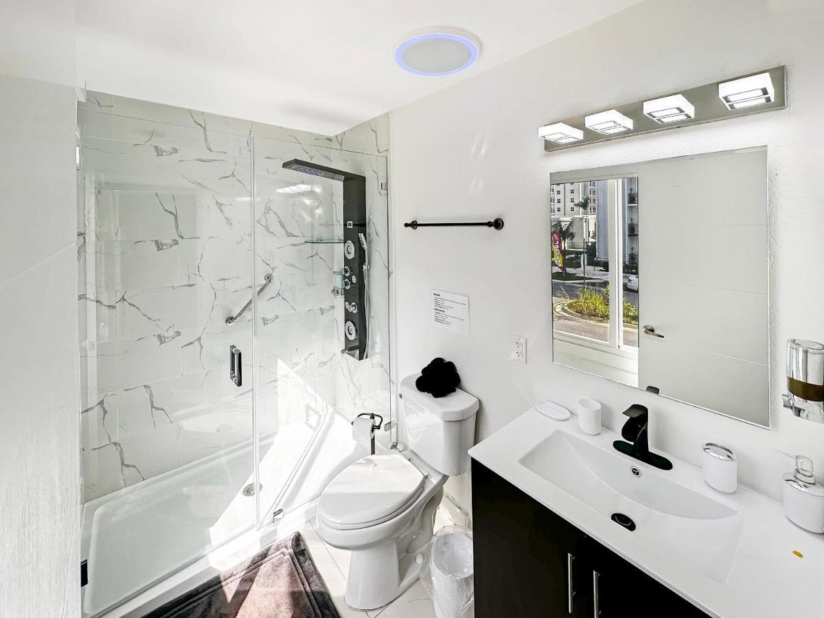 Vacay Spot Experience Luna Sky! 65" Tv Bar, Bbq, Shower Massage Jets, Music, Go To Fl Keys Homestead Zewnętrze zdjęcie