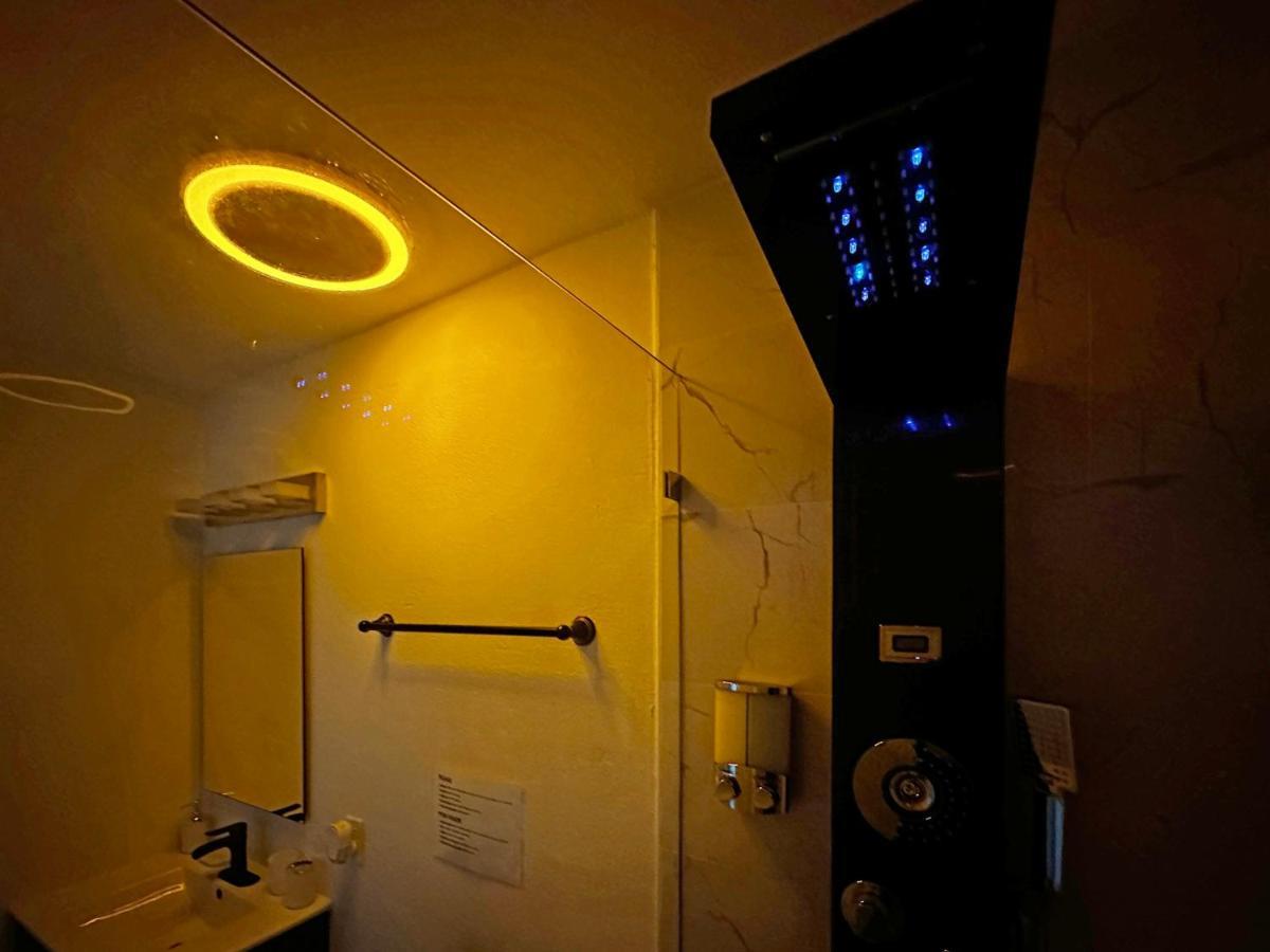 Vacay Spot Experience Luna Sky! 65" Tv Bar, Bbq, Shower Massage Jets, Music, Go To Fl Keys Homestead Zewnętrze zdjęcie