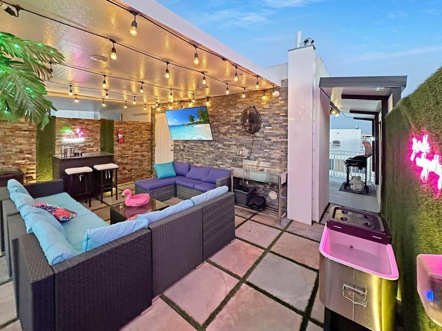 Vacay Spot Experience Luna Sky! 65" Tv Bar, Bbq, Shower Massage Jets, Music, Go To Fl Keys Homestead Zewnętrze zdjęcie
